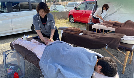 大会会場での出店風景